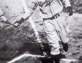 Apple - "Think Different" Print Campaign & "The Crazy Ones" TV Commercial<br />photo credit: creativecriminals.com